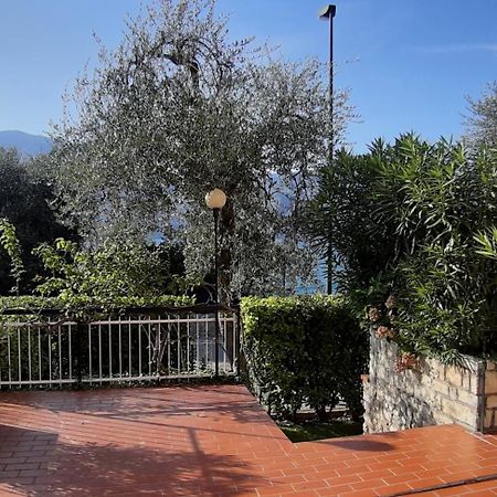 Villa Sul Lago Con Pontile Privato A Brenzone Sul Garda - Unique And Exclusive Exteriör bild