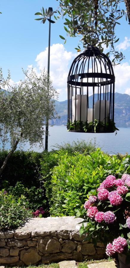 Villa Sul Lago Con Pontile Privato A Brenzone Sul Garda - Unique And Exclusive Exteriör bild