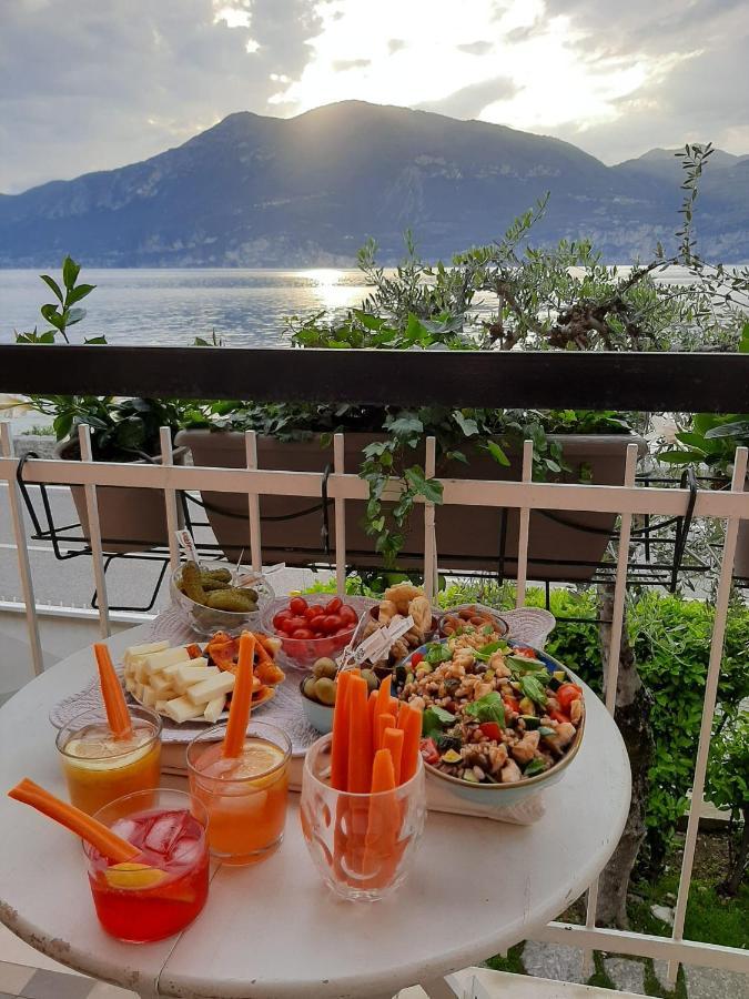 Villa Sul Lago Con Pontile Privato A Brenzone Sul Garda - Unique And Exclusive Exteriör bild