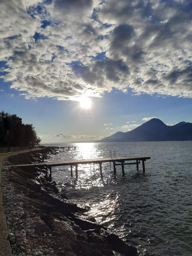Villa Sul Lago Con Pontile Privato A Brenzone Sul Garda - Unique And Exclusive Exteriör bild