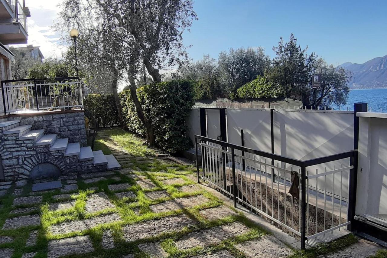 Villa Sul Lago Con Pontile Privato A Brenzone Sul Garda - Unique And Exclusive Exteriör bild