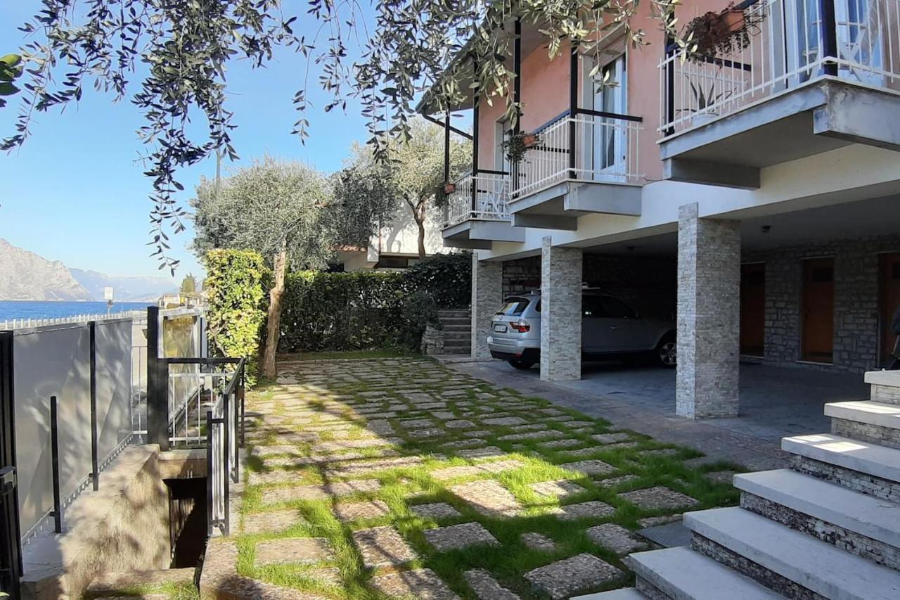 Villa Sul Lago Con Pontile Privato A Brenzone Sul Garda - Unique And Exclusive Exteriör bild