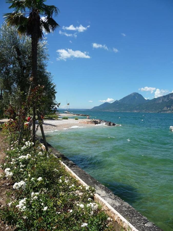 Villa Sul Lago Con Pontile Privato A Brenzone Sul Garda - Unique And Exclusive Exteriör bild