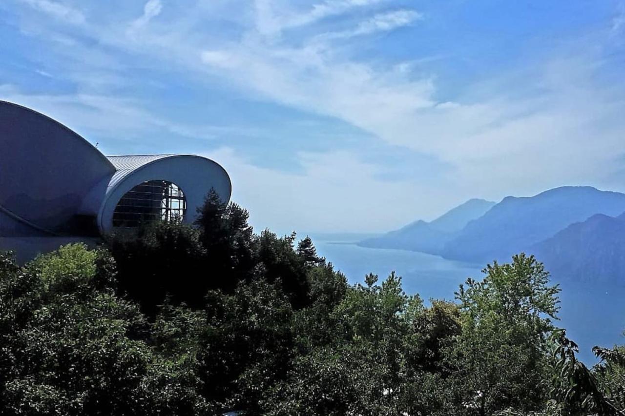 Villa Sul Lago Con Pontile Privato A Brenzone Sul Garda - Unique And Exclusive Exteriör bild