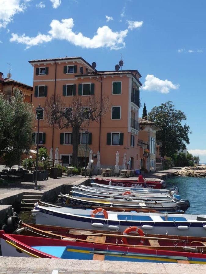 Villa Sul Lago Con Pontile Privato A Brenzone Sul Garda - Unique And Exclusive Exteriör bild