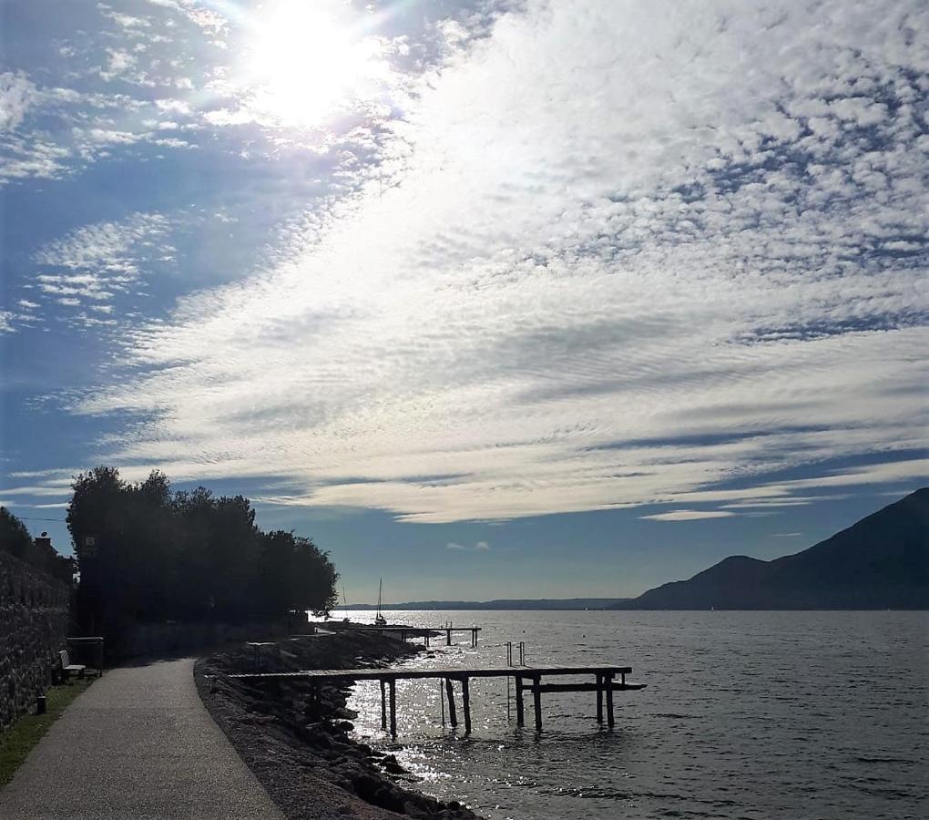 Villa Sul Lago Con Pontile Privato A Brenzone Sul Garda - Unique And Exclusive Exteriör bild