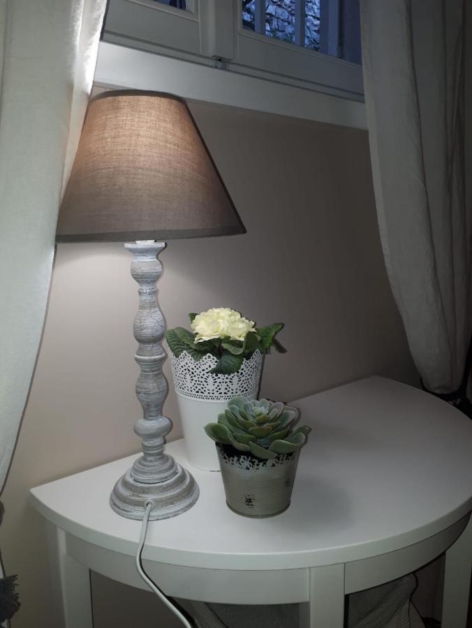 Villa Sul Lago Con Pontile Privato A Brenzone Sul Garda - Unique And Exclusive Exteriör bild