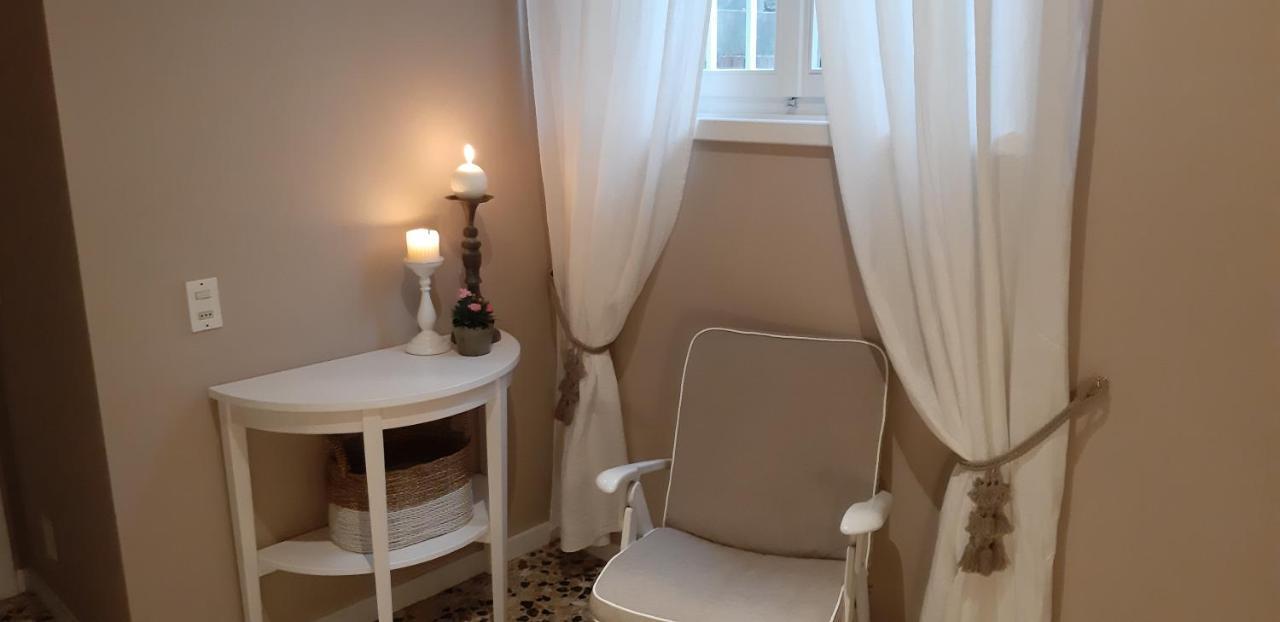 Villa Sul Lago Con Pontile Privato A Brenzone Sul Garda - Unique And Exclusive Exteriör bild