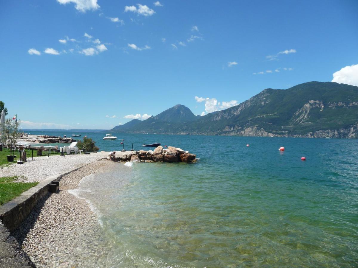Villa Sul Lago Con Pontile Privato A Brenzone Sul Garda - Unique And Exclusive Exteriör bild