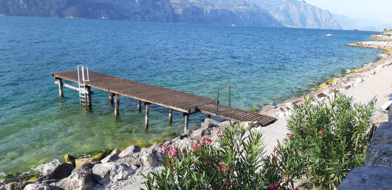 Villa Sul Lago Con Pontile Privato A Brenzone Sul Garda - Unique And Exclusive Exteriör bild