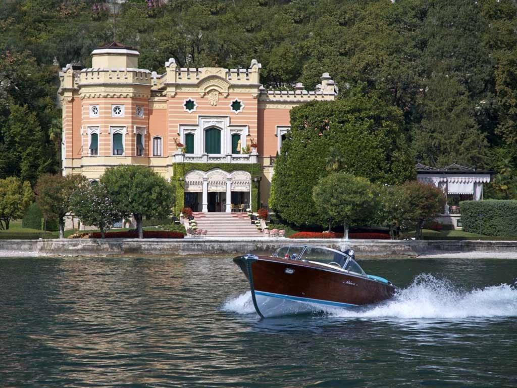 Villa Sul Lago Con Pontile Privato A Brenzone Sul Garda - Unique And Exclusive Exteriör bild